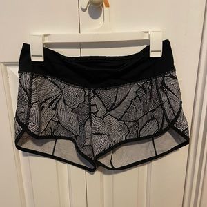 Lululemon Speed Up Low-Rise Lined Short 2.5 in